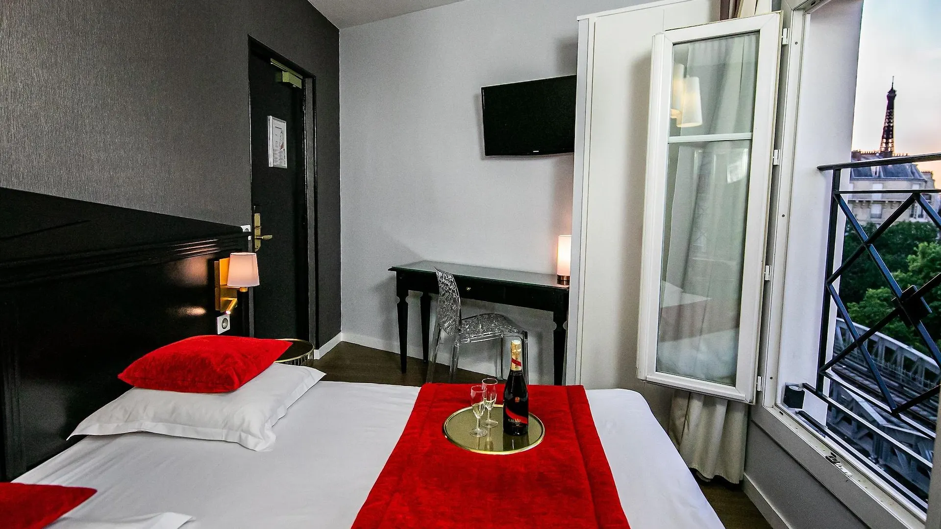 Eiffel Villa Garibaldi Paris Hotel