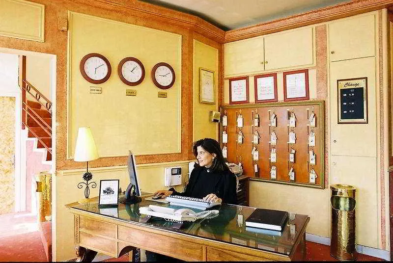 *** Hotel Eiffel Villa Garibaldi Paris France